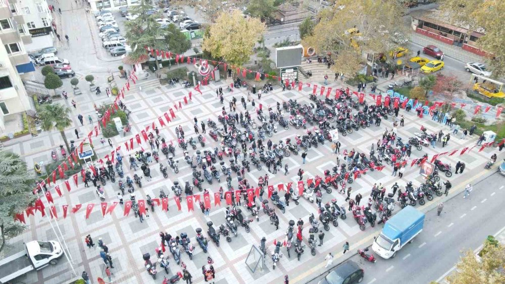 150 Motorcu Cumhuriyet Korteji Düzenledi