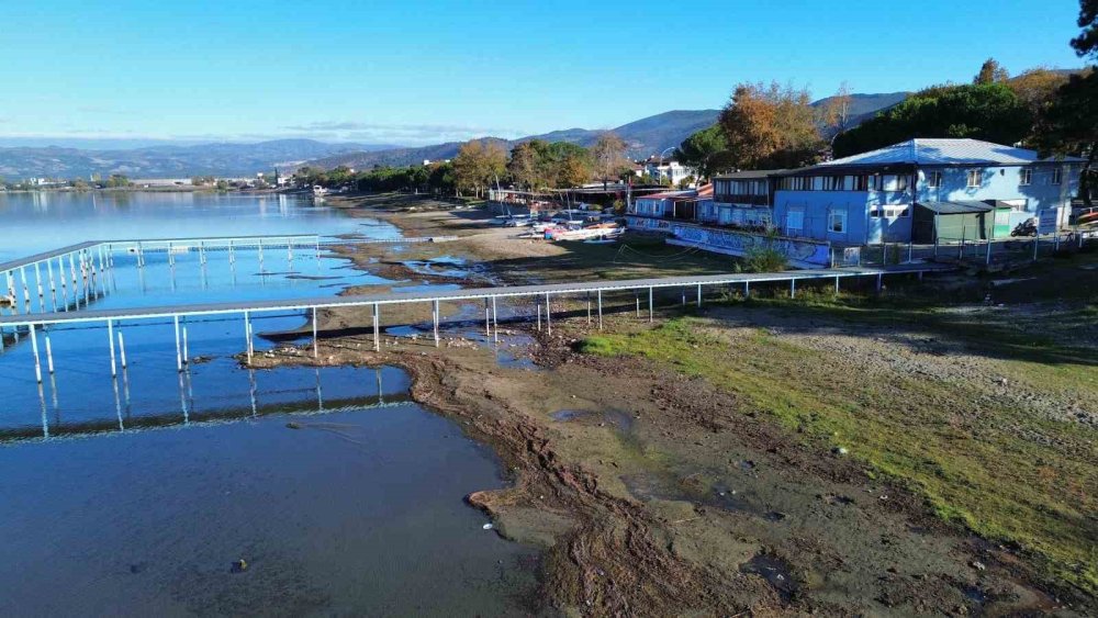 İznik Gölü'nde kuraklık had safhaya ulaştı