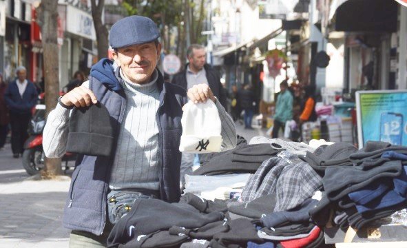 Kışlık Giysiler Tezgahlarda Yerini Almaya Başladı