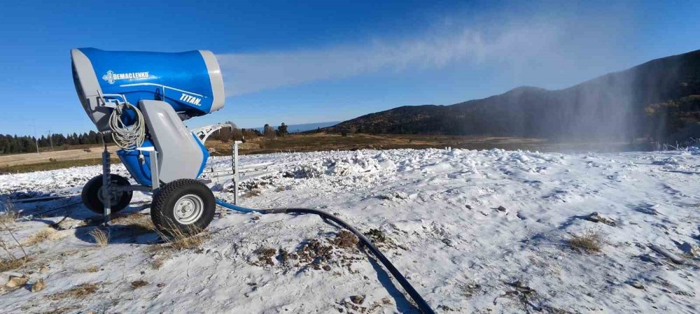 Uludağ, beyaz örtüye hasret kaldı