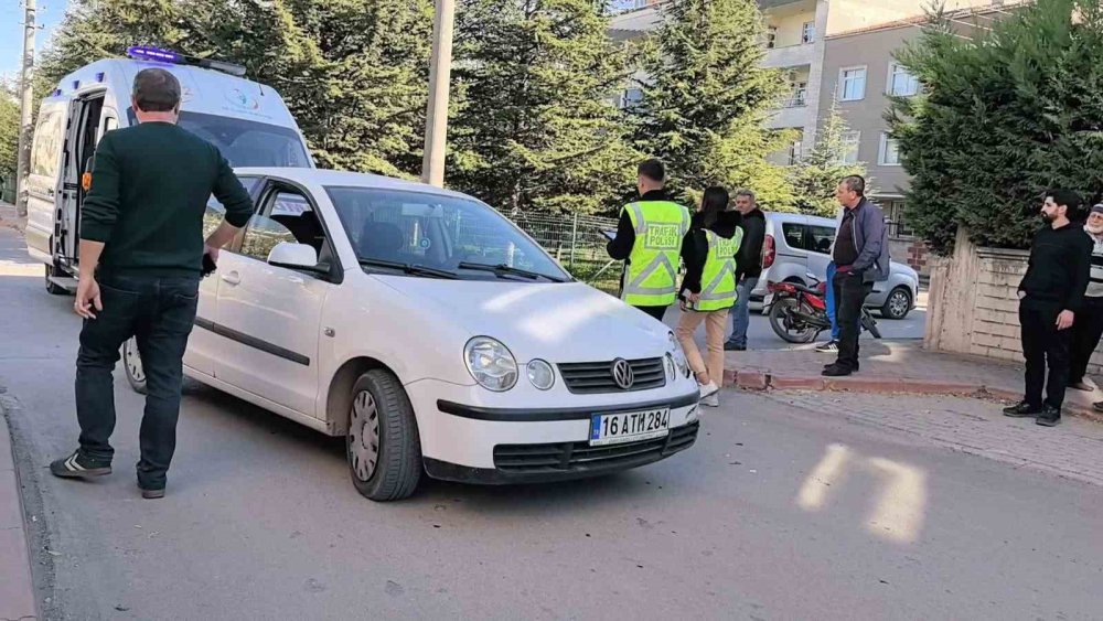 Otomobil İle Motosiklet Çarpıştı, Sürücü Yaralandı