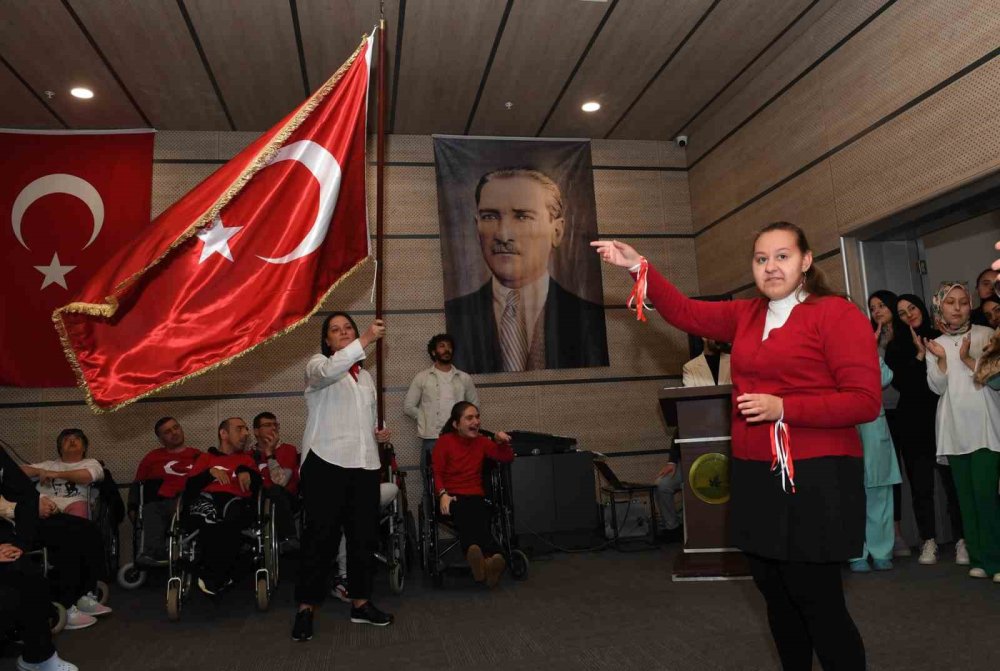 Engelli Bireyler Atatürk’ü Andı