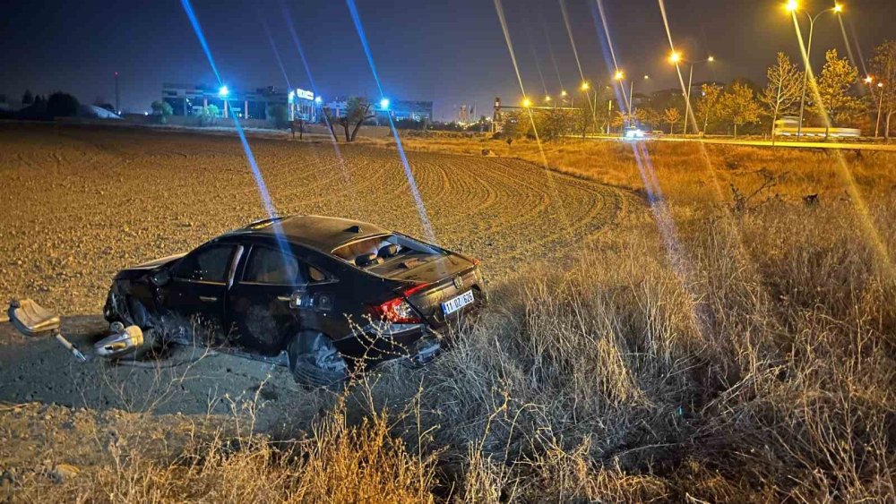 Defalarca Takla Atan Araçtan Yaralı Olarak Kurtuldu