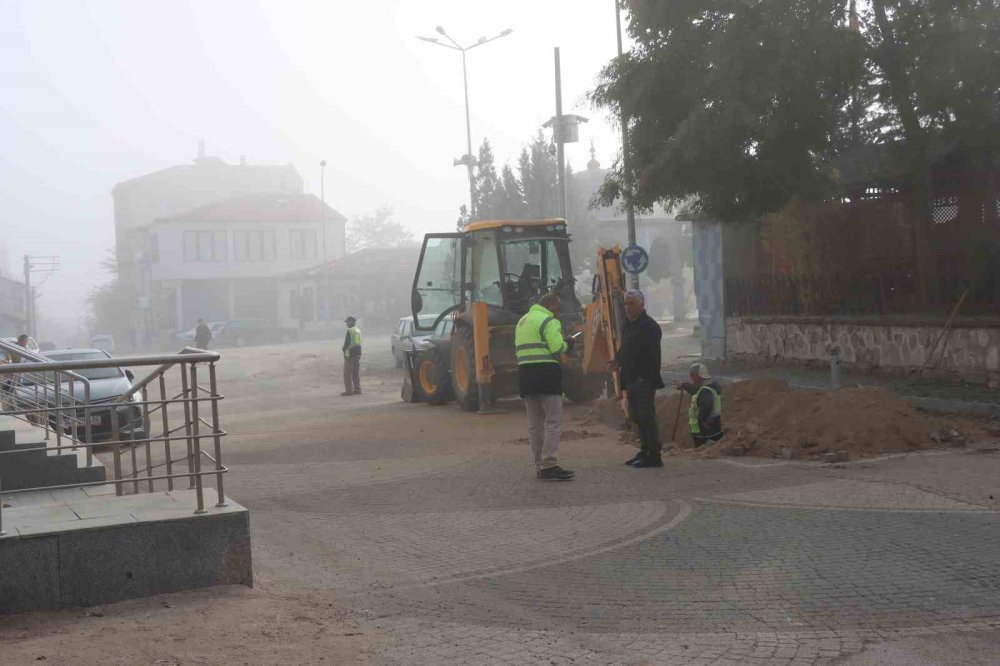 Kazı Sırasında Patlayan Doğalgaz Borusu Vatandaşları Korkuttu