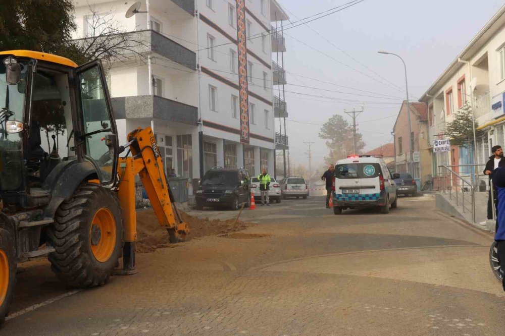 Kazı Sırasında Patlayan Doğalgaz Borusu Vatandaşları Korkuttu