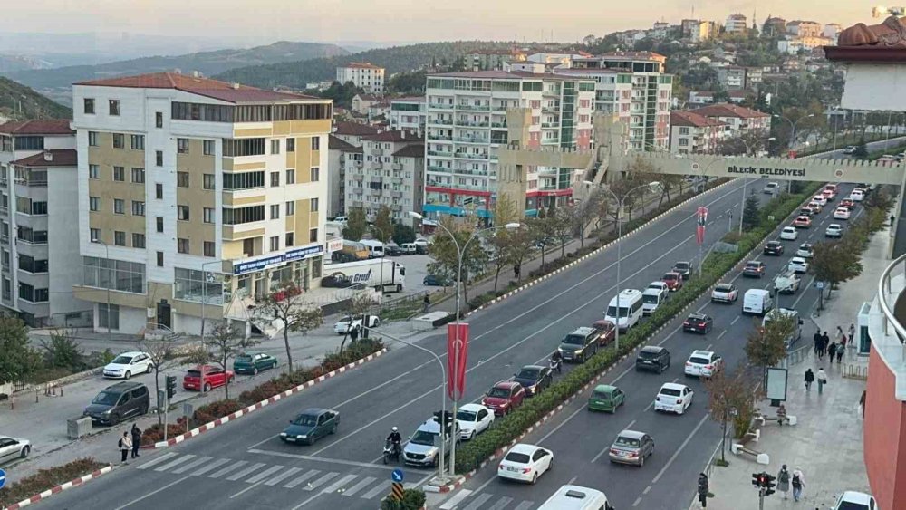 Vatandaşlar araç trafiğinden şikayet etti