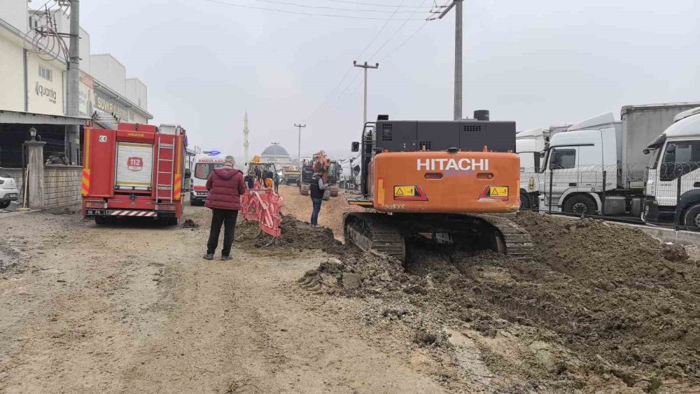 İşçiyi Kurtarmak İçin İtfaiye Erleri Zamanla Yarıştı