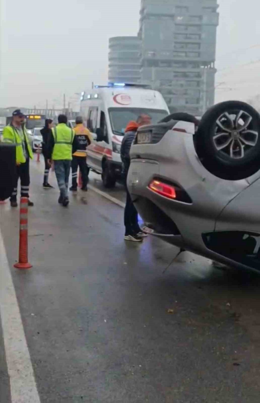 Makas Atarken Kaza Yapıp 250 Metre Savruldu