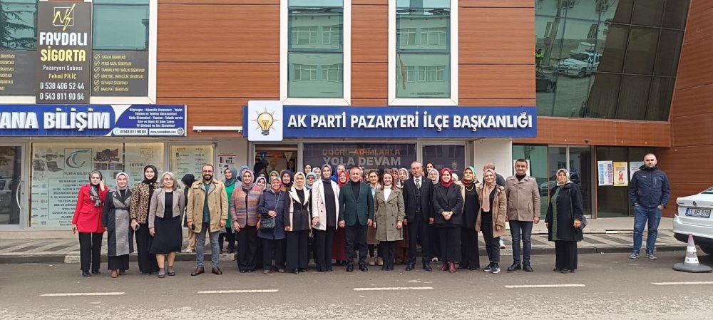 Ak Parti Pazaryeri'nde Büşra Kanat Güven Tazeledi