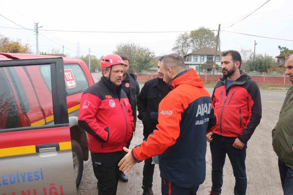 Sabah Namazına Kalkan Oğlu Babasını Evde Bulamadı: Ekipler Ve Mahalleli Seferber Oldu