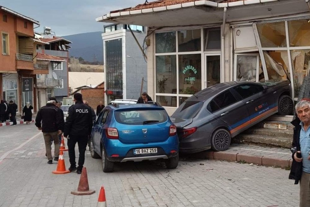 İlginç Kaza Kameralara Yansıdı