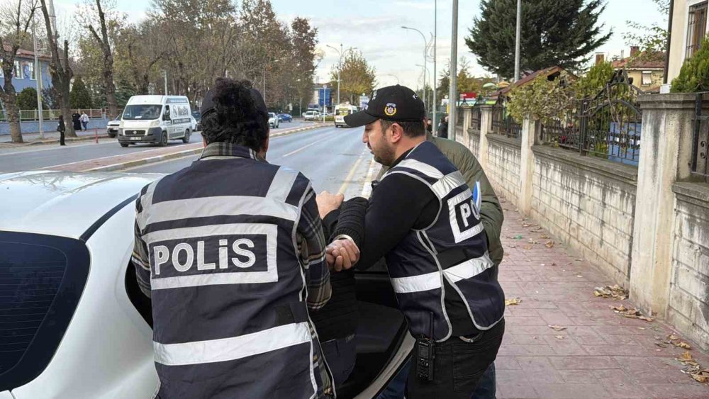 Sevgilisini Sokak Ortasında Öldüren Şahıs Adliyeye Sevk Edildi