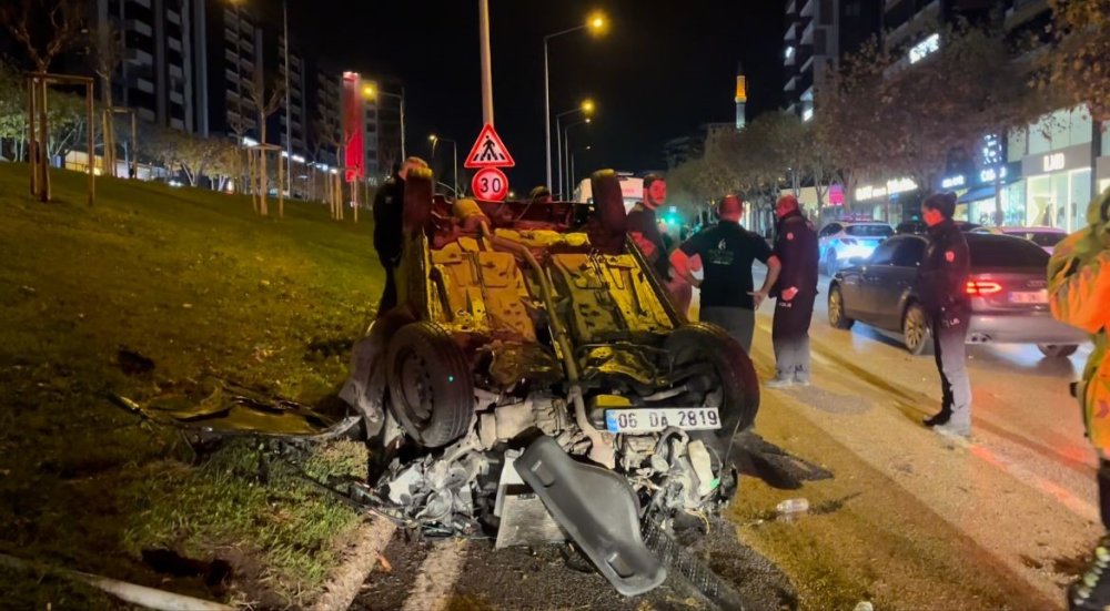 Kontrolden Çıkan Otomobil Refüje Çarparak Takla Attı