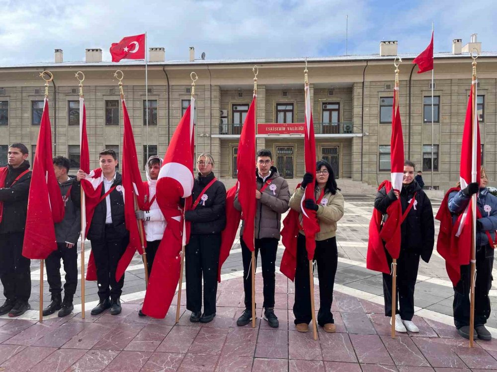 Çelenk Sunma Töreni Yapıldı