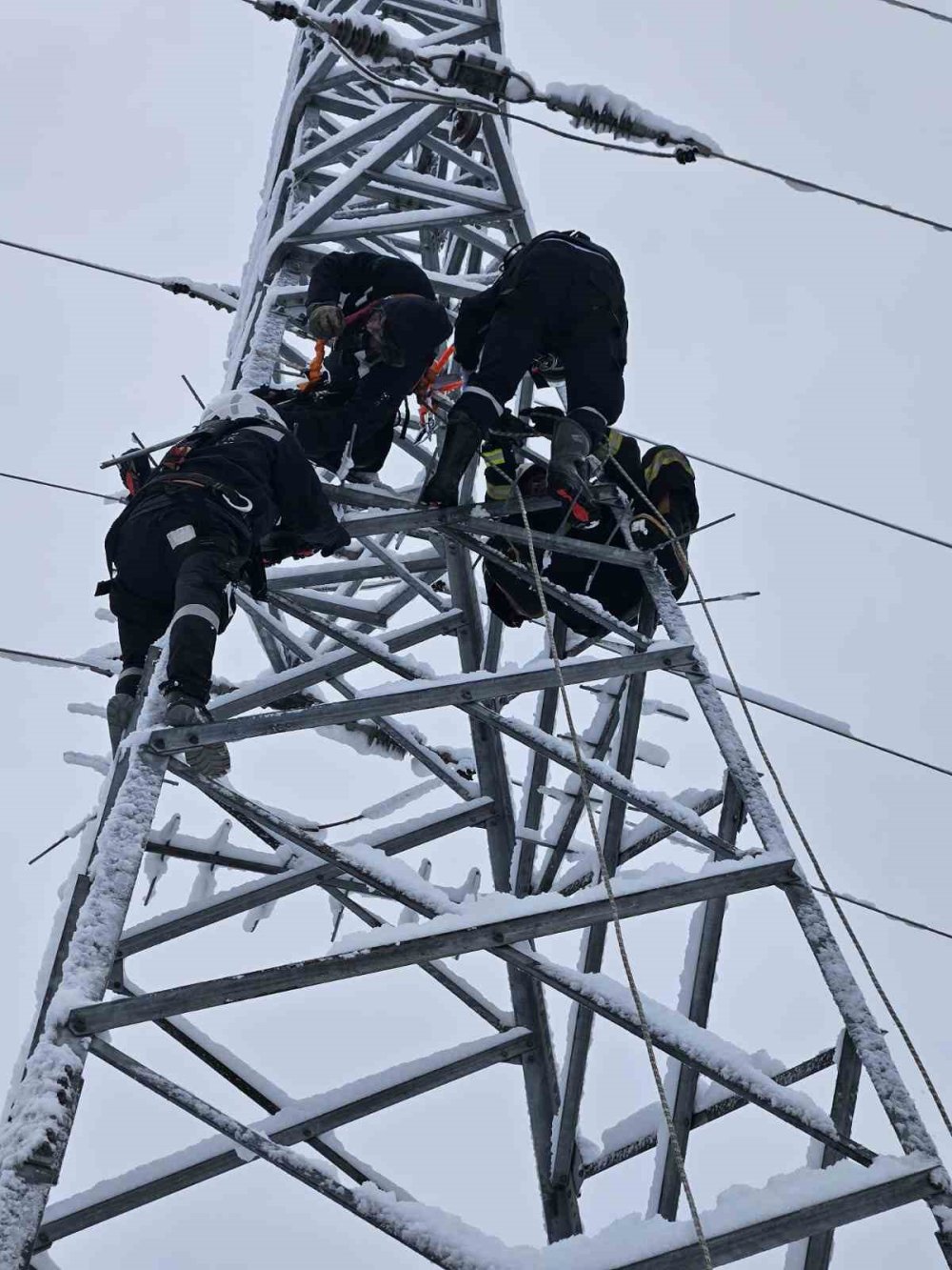 Elektrik Akıma Kapıldı