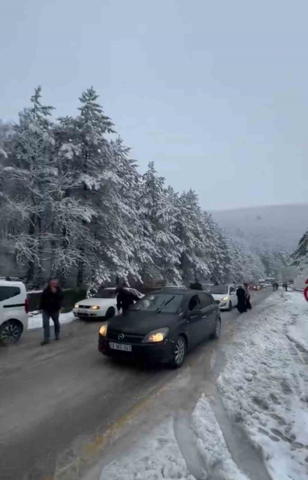 Kar Yağışıyla Hayat Durdu...