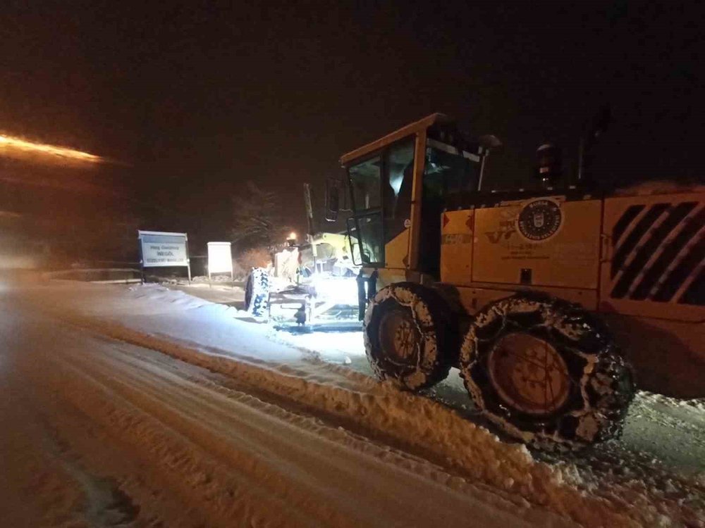 Mahalle Yolları Ulaşıma Açıldı