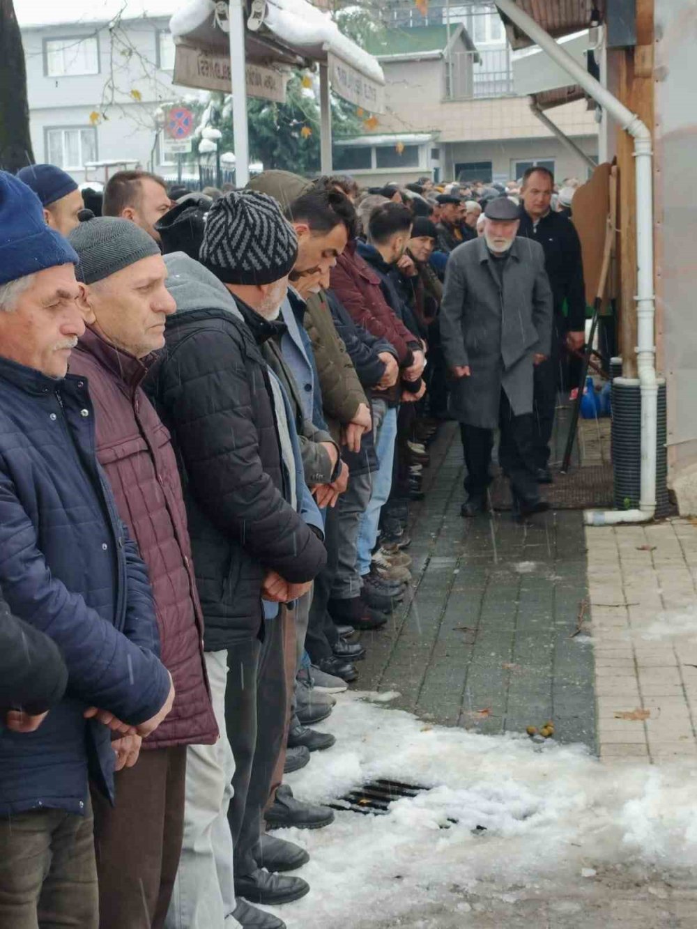 Elektrik Akımına Kapılan İşçi Toprağa Verildi