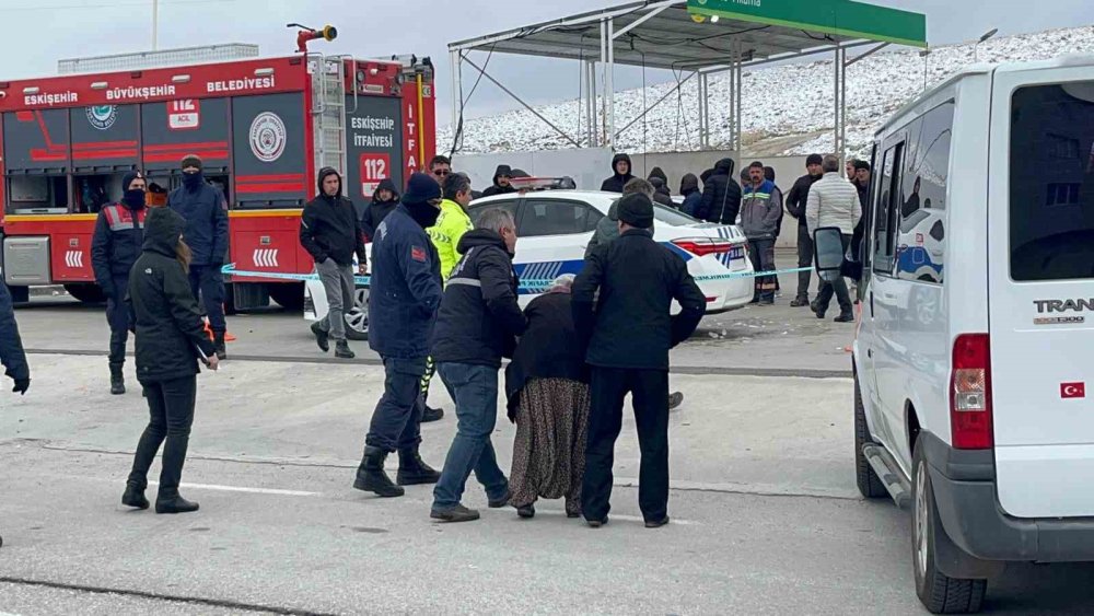 Otomobil Kafa Kafaya Çarpıştı: 1 Kişi Öldü