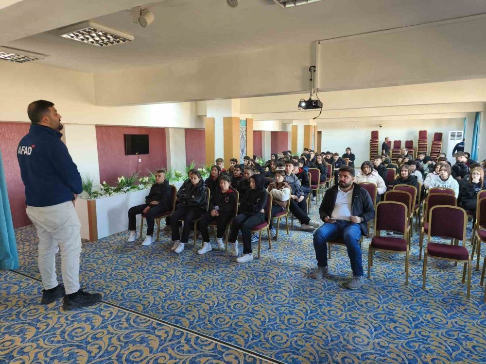 Mesleki Ve Teknik Anadolu Lisesi’nde Afet Farkındalık Eğitimi