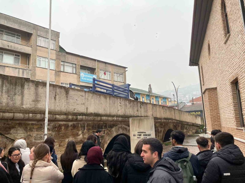 Üniversiteli Gençler, Büyükşehir İle Şehrin Güneyinde Tarihi Yolculuğa Çıktı