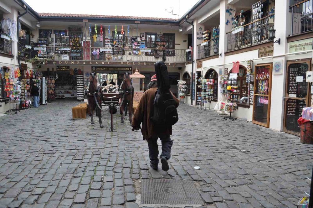 Geçirdiği Kazada Hafızasını Kaybetti, Notalarla Hayata Tutundu