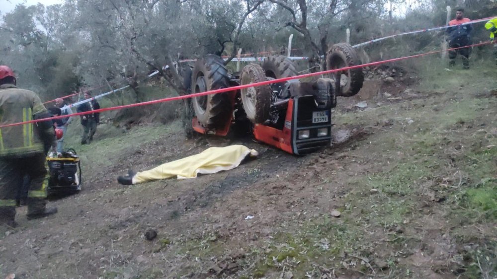 Kontrolden Çıkan Traktör Devrildi!