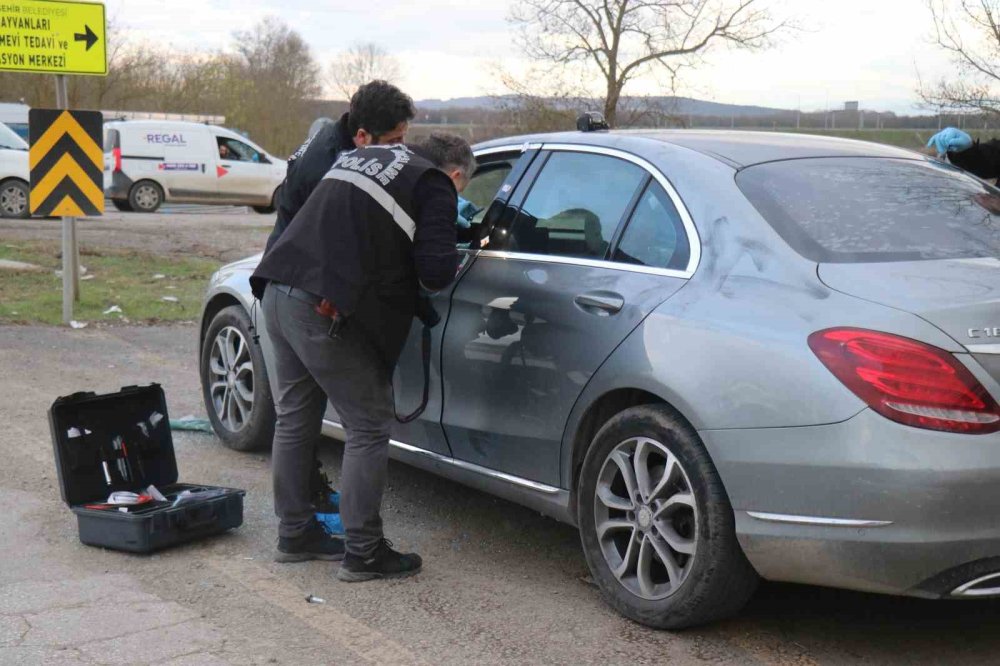 Kalp Damar Cerrahı Otomobilinde Başına Poşet Geçirilmiş Halde Ölü Bulundu