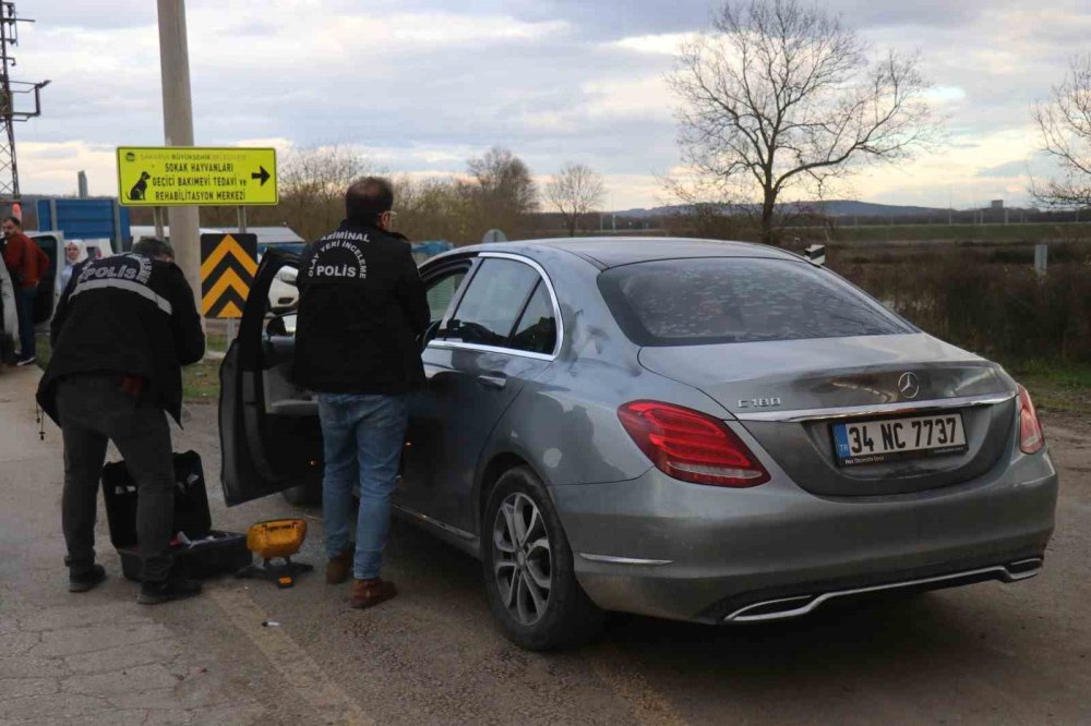 Kalp Damar Cerrahı Otomobilinde Başına Poşet Geçirilmiş Halde Ölü Bulundu