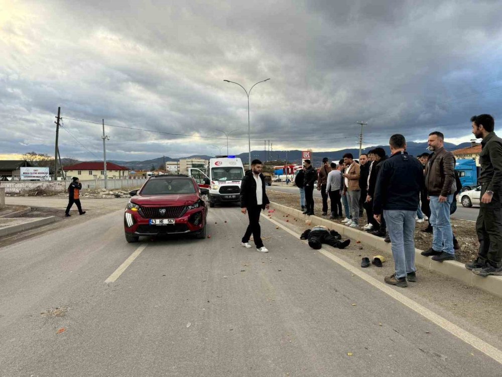 Otomobilin Çarptığı Yaşlı Adam Ağır Yaralandı