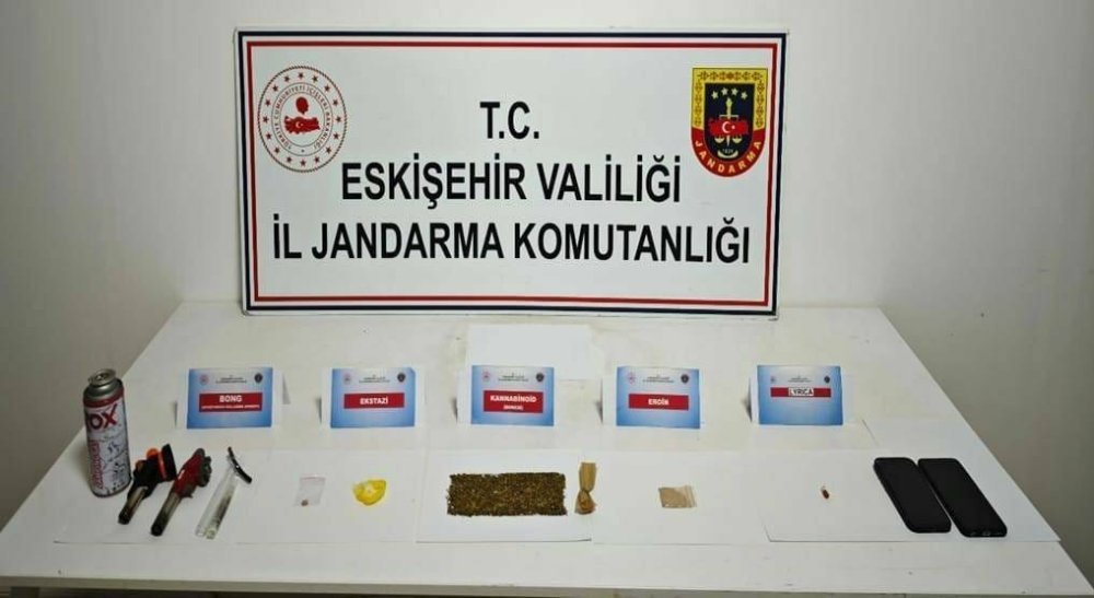 İstanbul’dan Eskişehir’e Uyuşturucu Madde Getiren Şahıslar Yakalandı