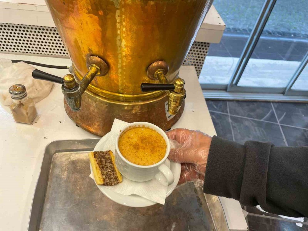 Yağışlı Havalarda Salep Satışları Zirvede