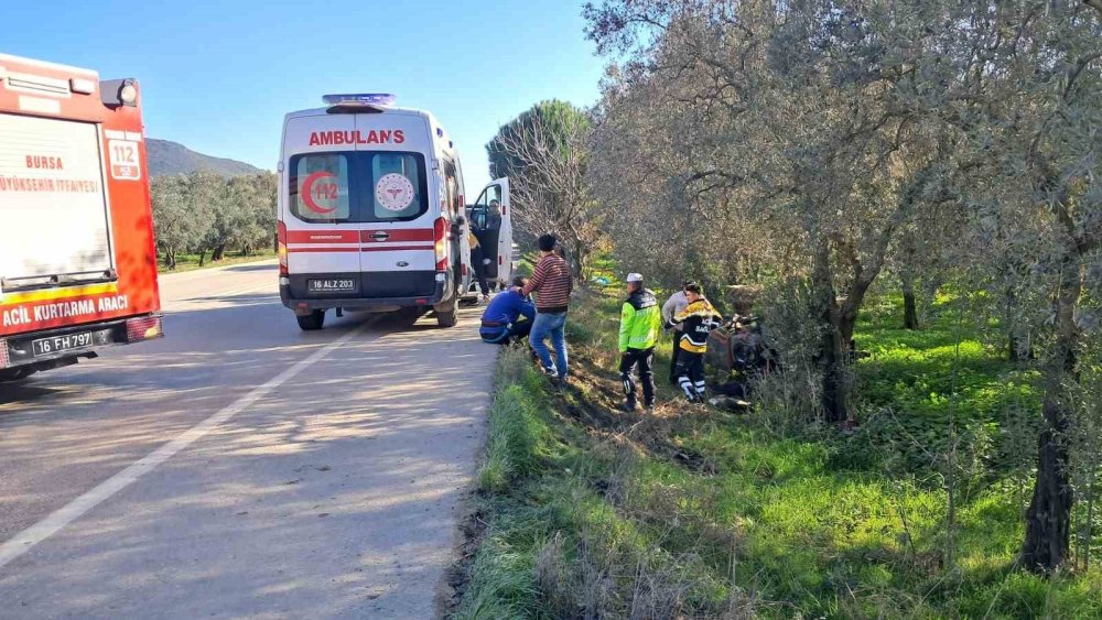 Traktörün Altında Kalan Sürücü Hayatını Kaybetti