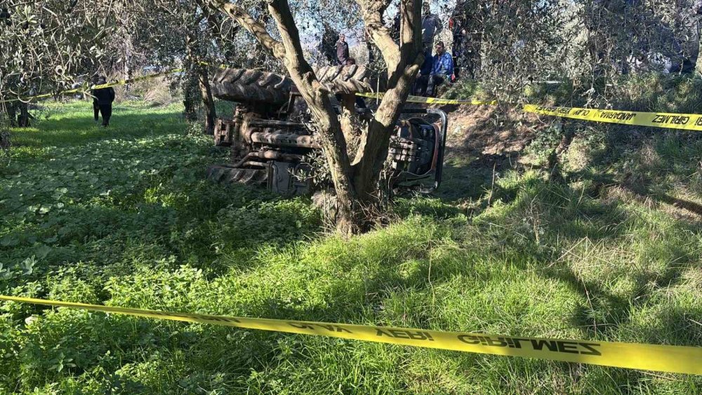 Traktörün Altında Kalan Sürücü Hayatını Kaybetti