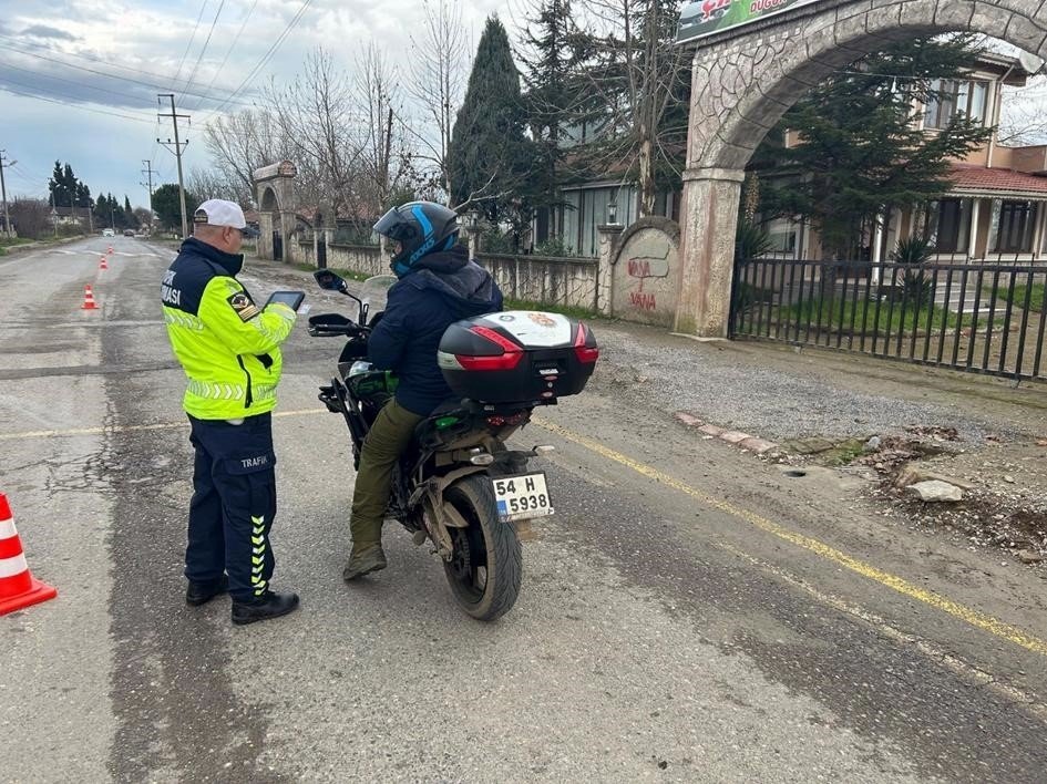 967 Araç Ve 205 Sürücü Trafikten Men Edildi