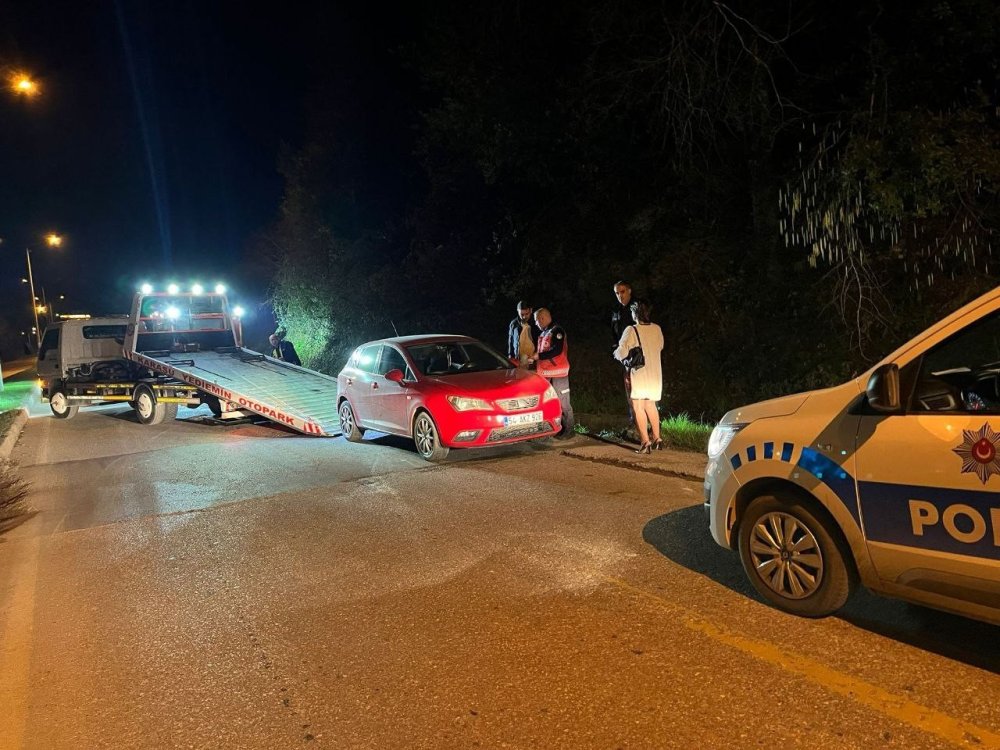 Alkollü Kadın Sürücü Polisten Kaçarken  Kaza Yaptı