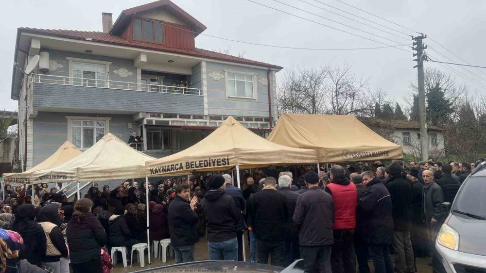 Trafik Kazasında Ölen 14 Yaşındaki Kız Son Toprağa Verildi