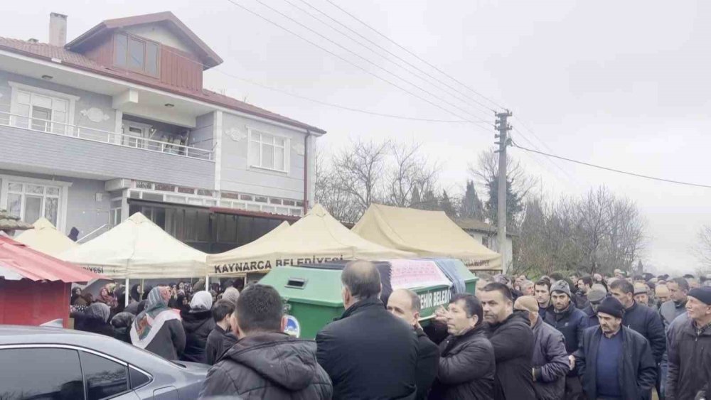 Trafik Kazasında Ölen 14 Yaşındaki Kız Son Toprağa Verildi