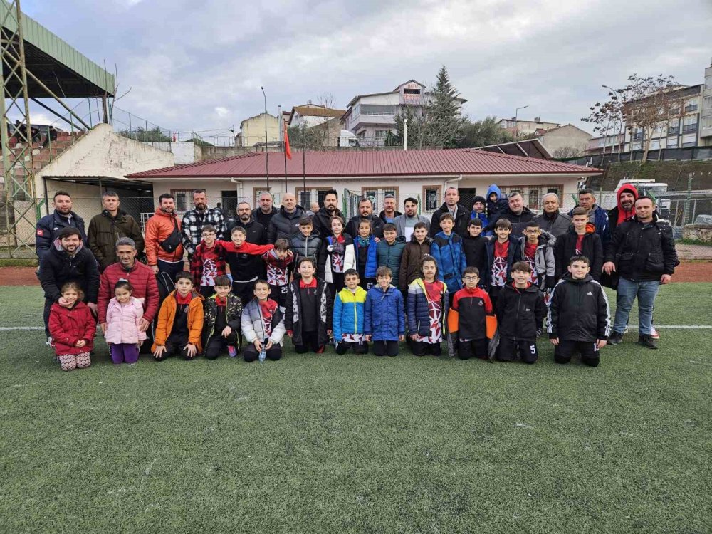 Bilecik Futbol Akademi U-11 Futbol Takımı Katıldıkları İlk Turnuvada Göz Doldurdu