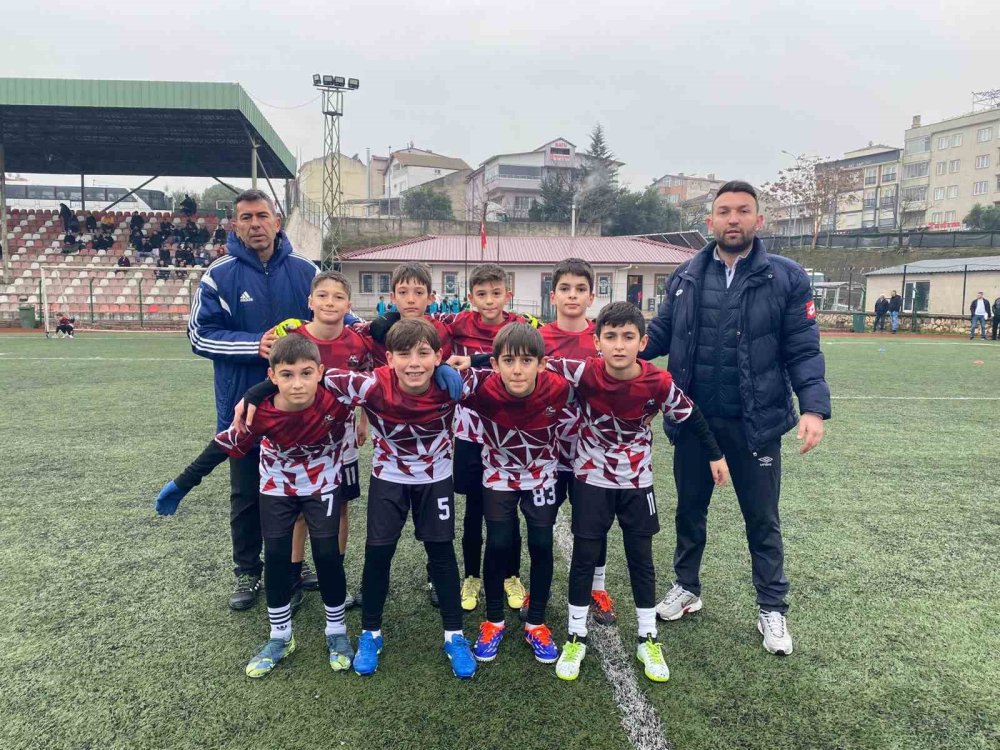 Bilecik Futbol Akademi U-11 Futbol Takımı Katıldıkları İlk Turnuvada Göz Doldurdu