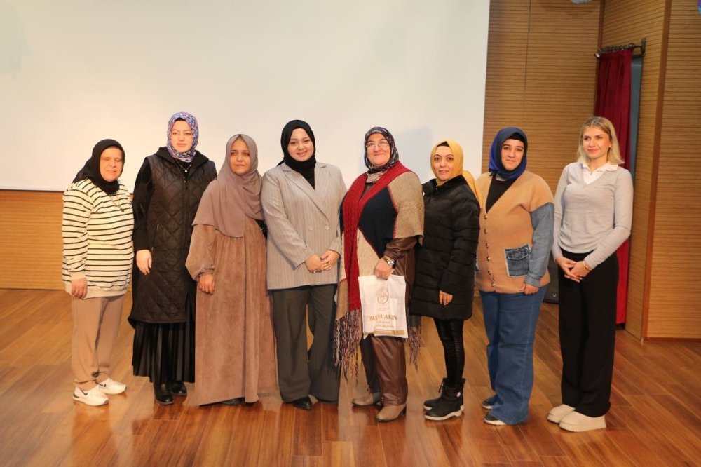 Aile Danışmanından Ebeveynlere Tavsiye: "Çocuklarınız Sizi Dikkatli Bir Şekilde Gözlemler"