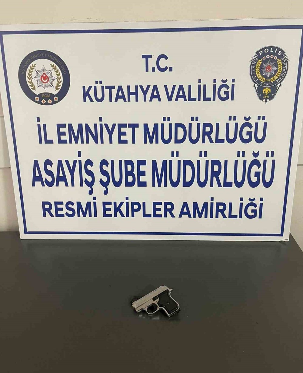 Cezaevi Firarisi Yakalandı, Üzerinde Ruhsatsız Tabanca Ele Geçirildi