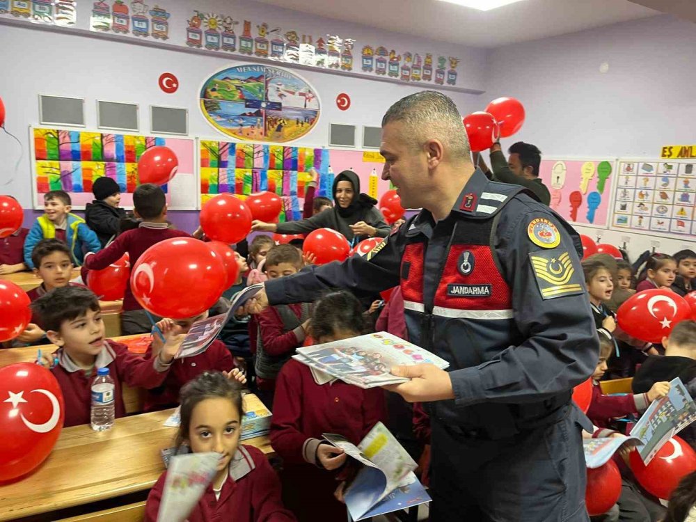 340 İlkokul Öğrencisi Daha Jandarma Mesleği Hakkında Bilgi Sahibi Oldu