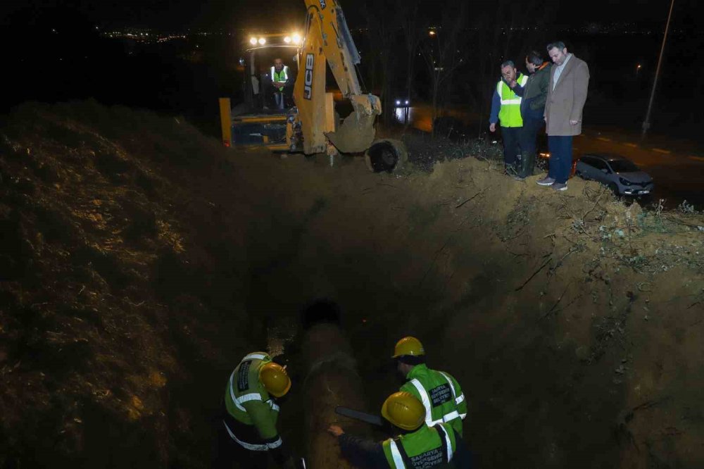 Su Arızası İçin Ekipler Gece Boyu Aralıksız Çalıştı