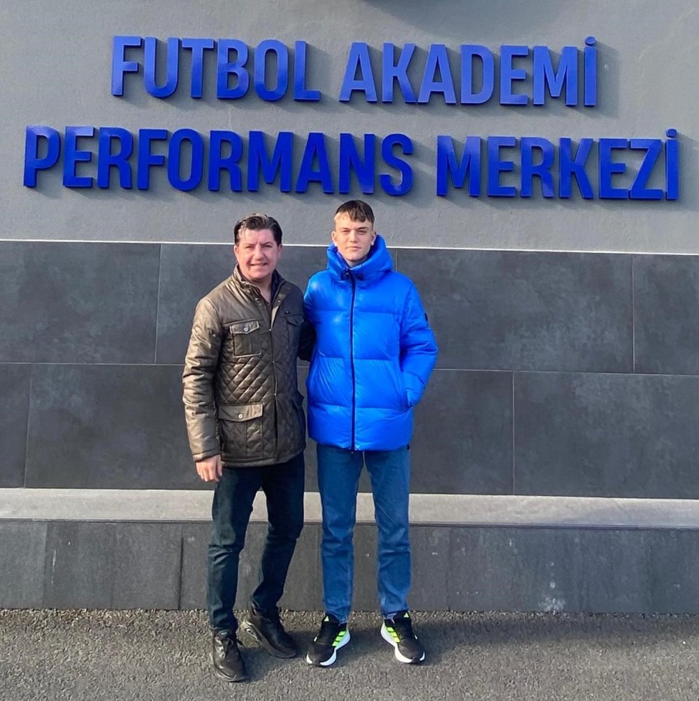 Genç Futbolcu Kariyerini İzmir’de Sürdürecek