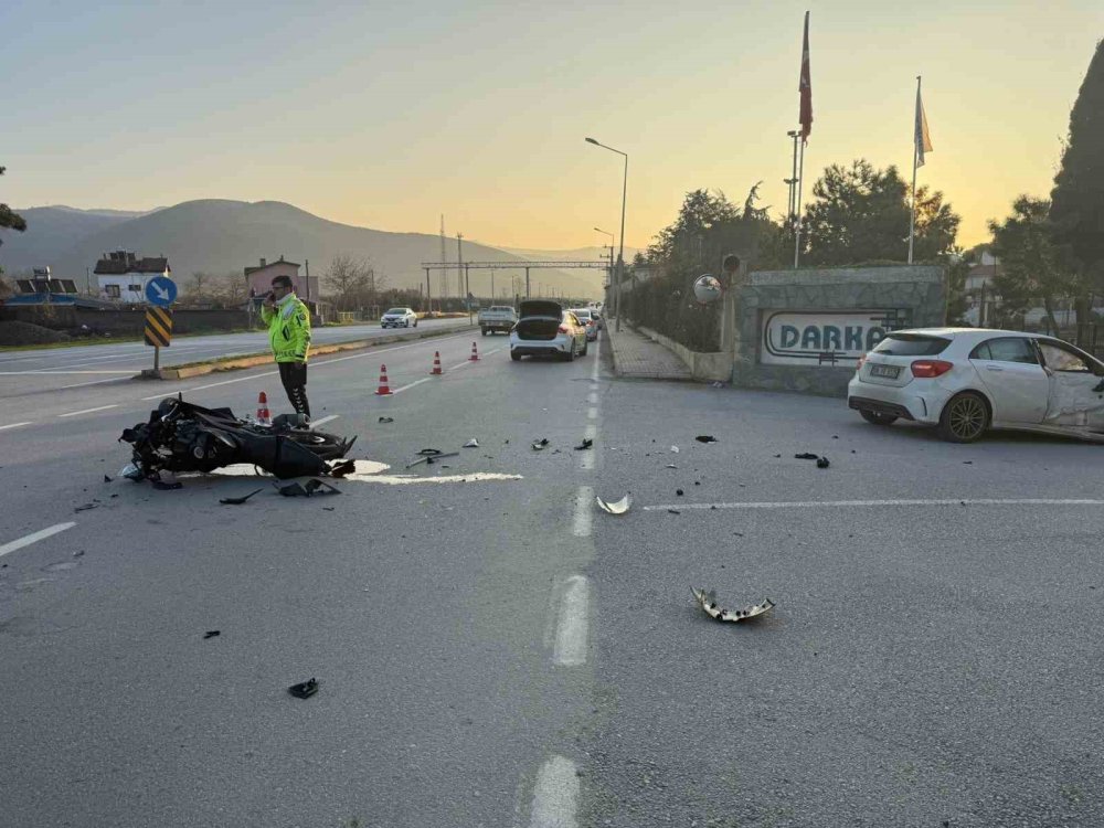 18 Yaşındaki Motosikletli Genci Hayattan Koparan Kaza Kamerada