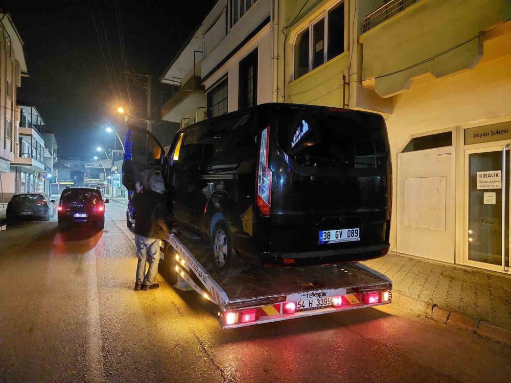 Çakarı Açık Bırakıp Pastaneye Gittiler, Geri Döndüklerinde Cezadan Kaçamadılar