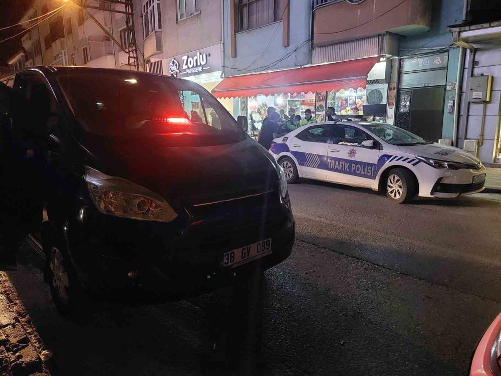 Çakarı Açık Bırakıp Pastaneye Gittiler, Geri Döndüklerinde Cezadan Kaçamadılar