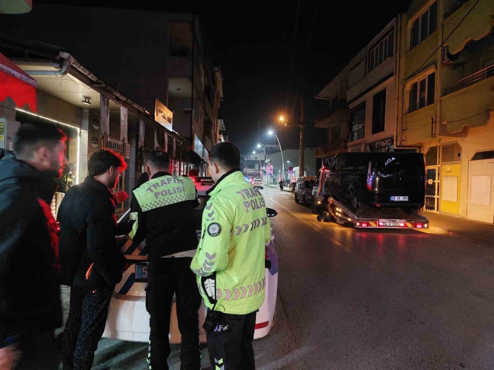 Çakarı Açık Bırakıp Pastaneye Gittiler, Geri Döndüklerinde Cezadan Kaçamadılar