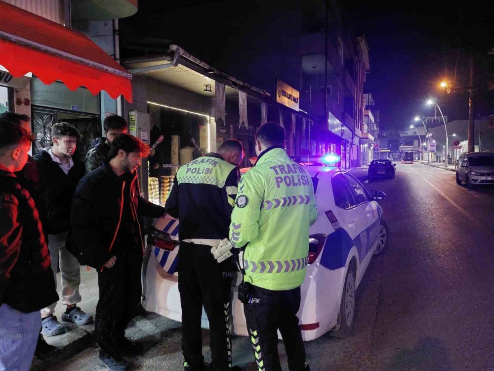 Çakarı Açık Bırakıp Pastaneye Gittiler, Geri Döndüklerinde Cezadan Kaçamadılar